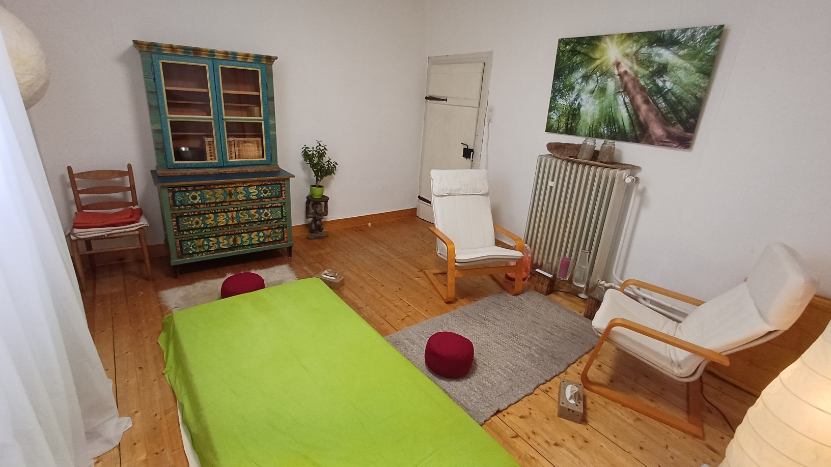 Räume Workshopraum Gruppenraum - Sitzkissen um dekorative Mitte - Copyright Michaela Höhle